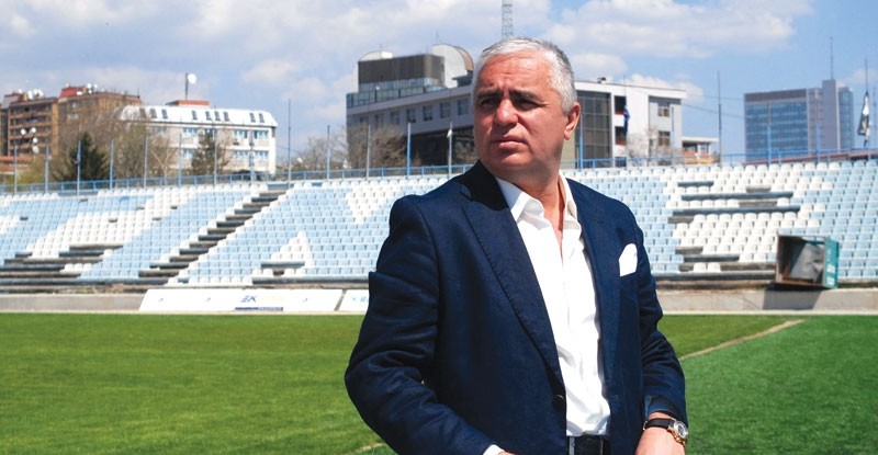 Remzi Ejupi largohet nga posti i presidentit të FC Prishtinës | Paparaci